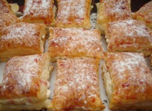 Слоеное пирожное с яблоками