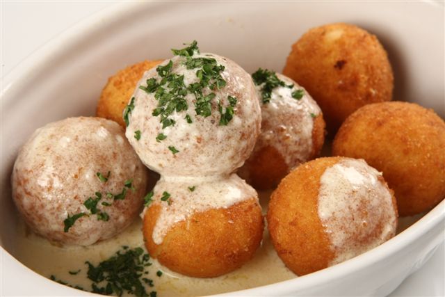 Картофельные галушки с маслом